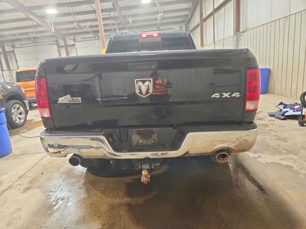 2016 RAM 1500 SLT