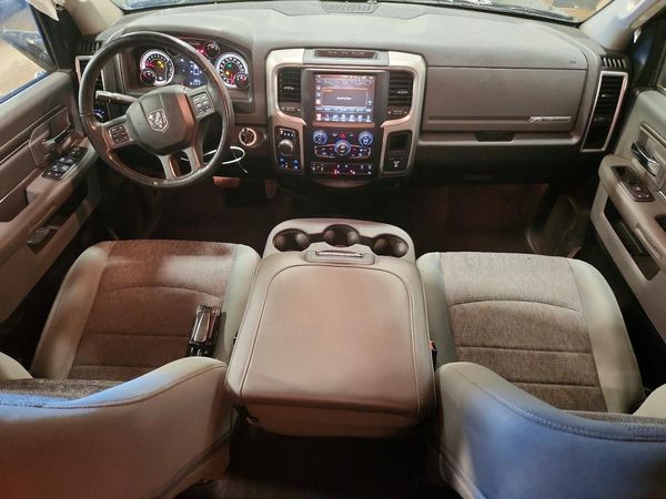 2016 RAM 1500 SLT