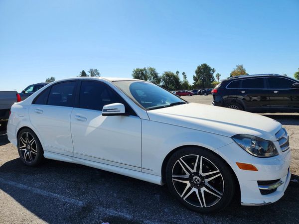 2013 MERCEDES-BENZ C C250 — Passenger 3/4