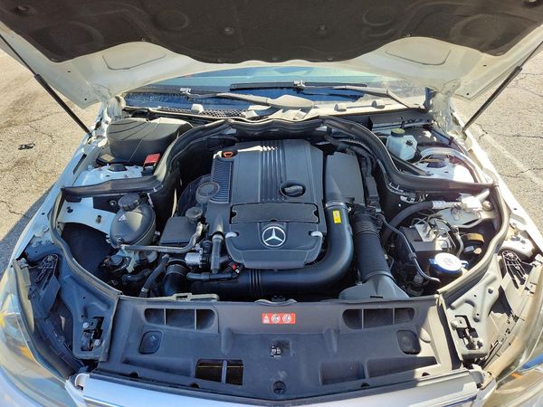 2013 MERCEDES-BENZ C C250 — Engine bay