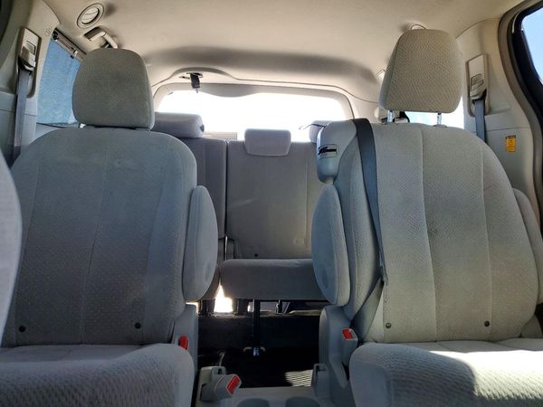 2013 TOYOTA SIENNA HYB — SUVN