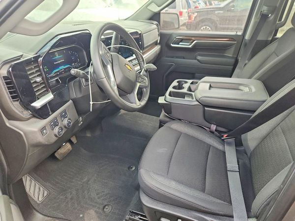 2024 CHEVROLET SILVERADO LT