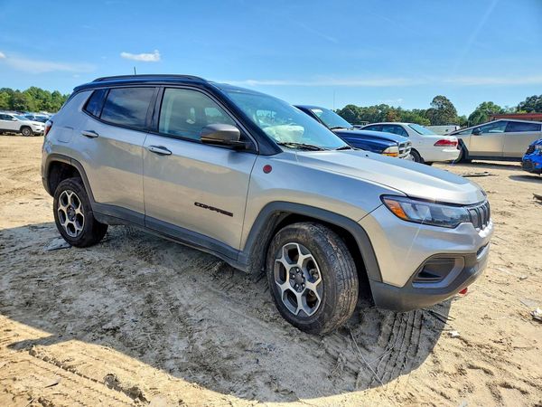 2022 JEEP COMPASS Trailhawk — Passenger 3/4