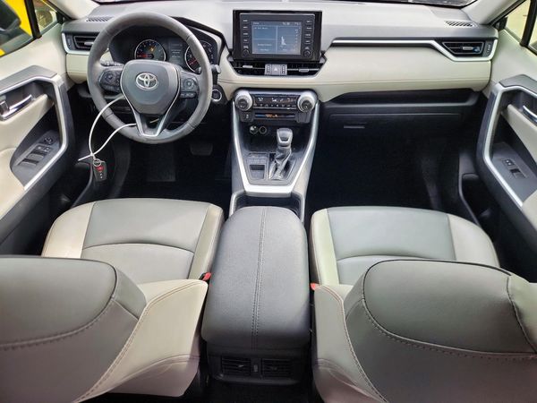 2019 TOYOTA RAV4