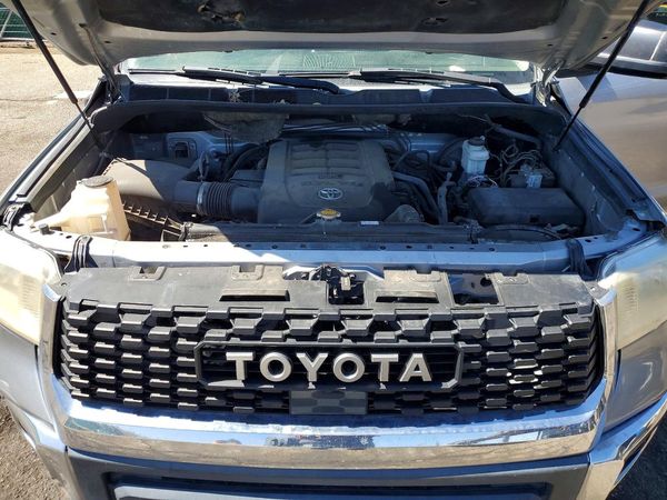 2017 TOYOTA TUNDRA
