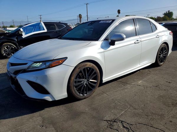2018 TOYOTA CAMRY