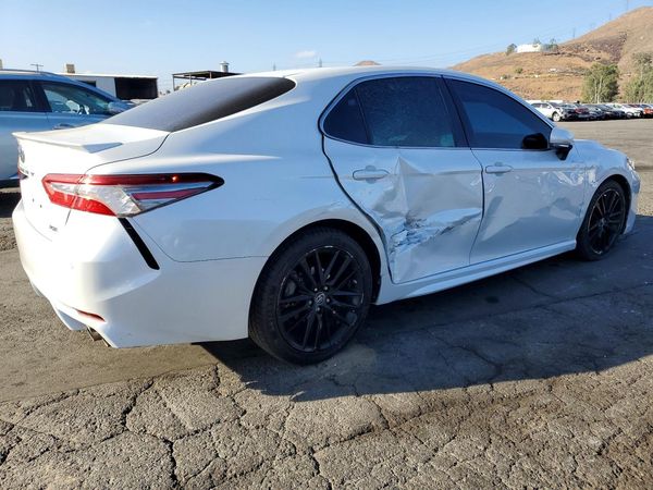 2018 TOYOTA CAMRY
