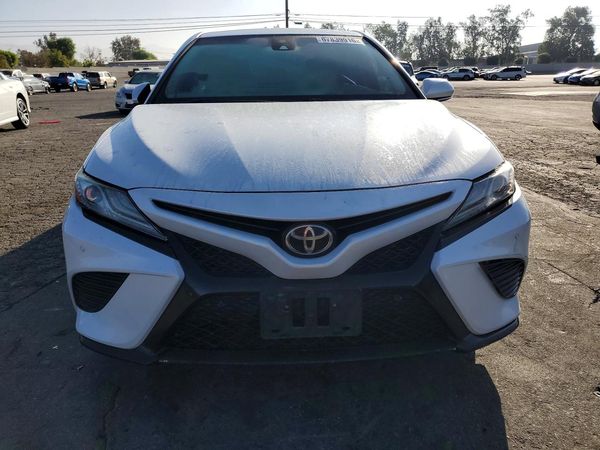 2018 TOYOTA CAMRY