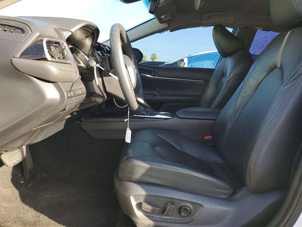 2018 TOYOTA CAMRY