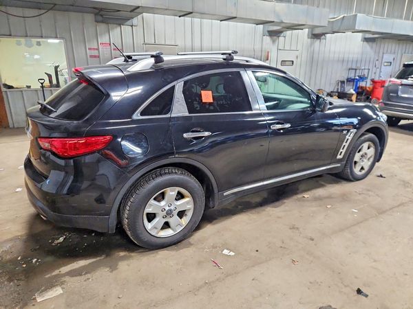 2016 INFINITI QX70