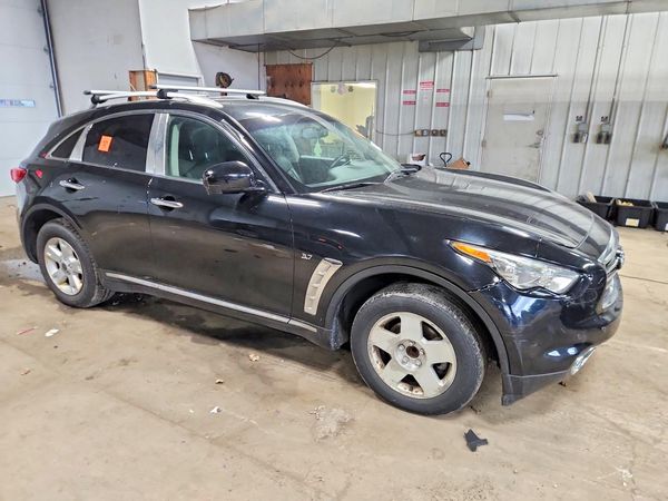 2016 INFINITI QX70