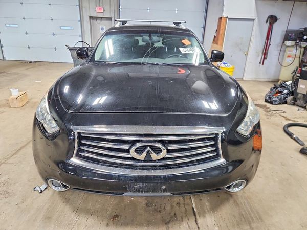 2016 INFINITI QX70