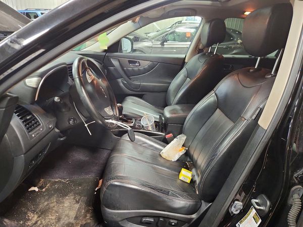 2016 INFINITI QX70