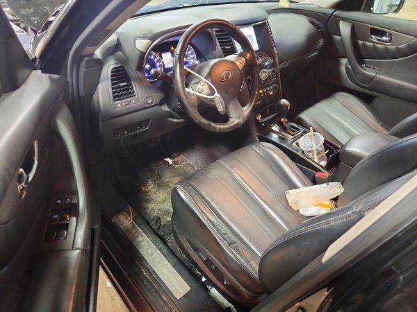 2016 INFINITI QX70