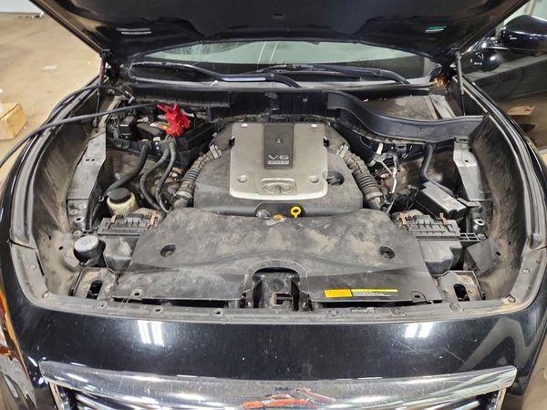 2016 INFINITI QX70