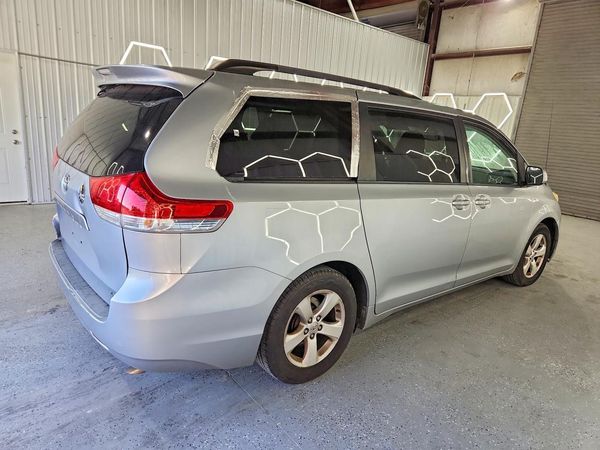 2014 TOYOTA SIENNA