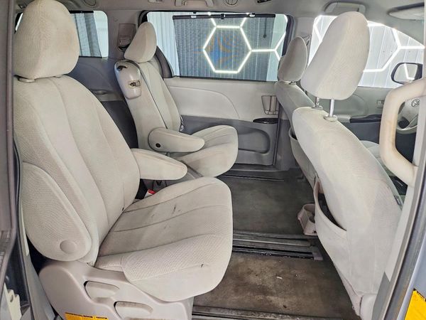 2014 TOYOTA SIENNA