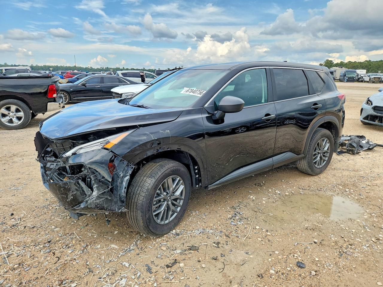 2026 NISSAN ROGUE S — Front 3/4