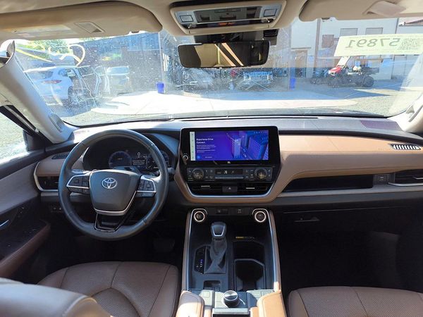 2024 TOYOTA GRAND HIGHLANDER