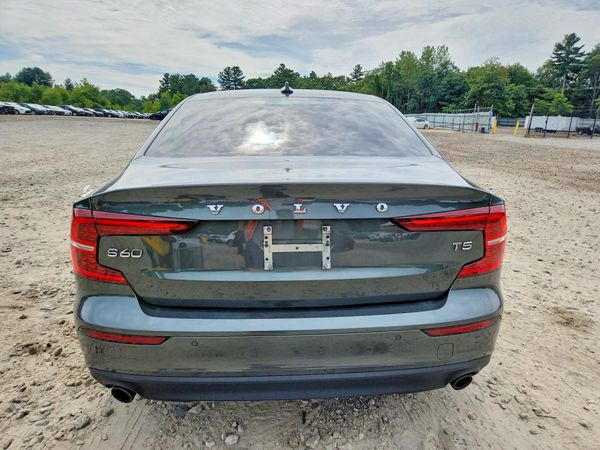 2020 VOLVO S60