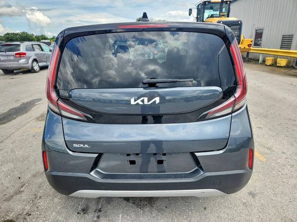 2024 KIA SOUL LX, S
