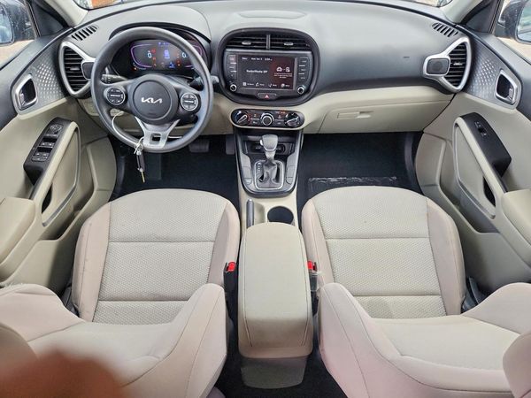 2024 KIA SOUL LX, S