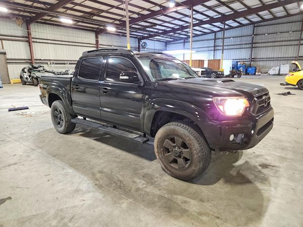 2015 TOYOTA TACOMA