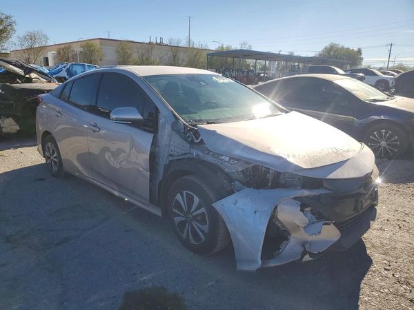 2017 TOYOTA PRIUS Three/Four/Four Adv