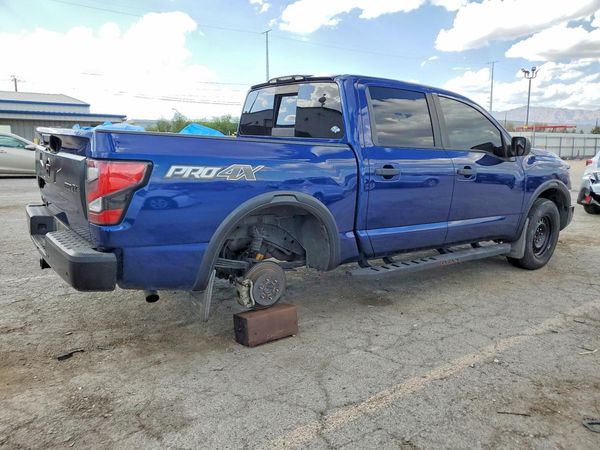 2021 NISSAN TITAN Crew Cab