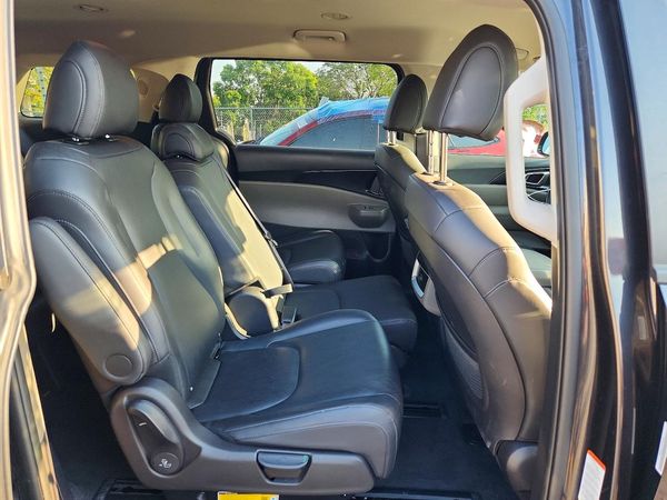 2026 KIA CARNIVAL LX, LXS