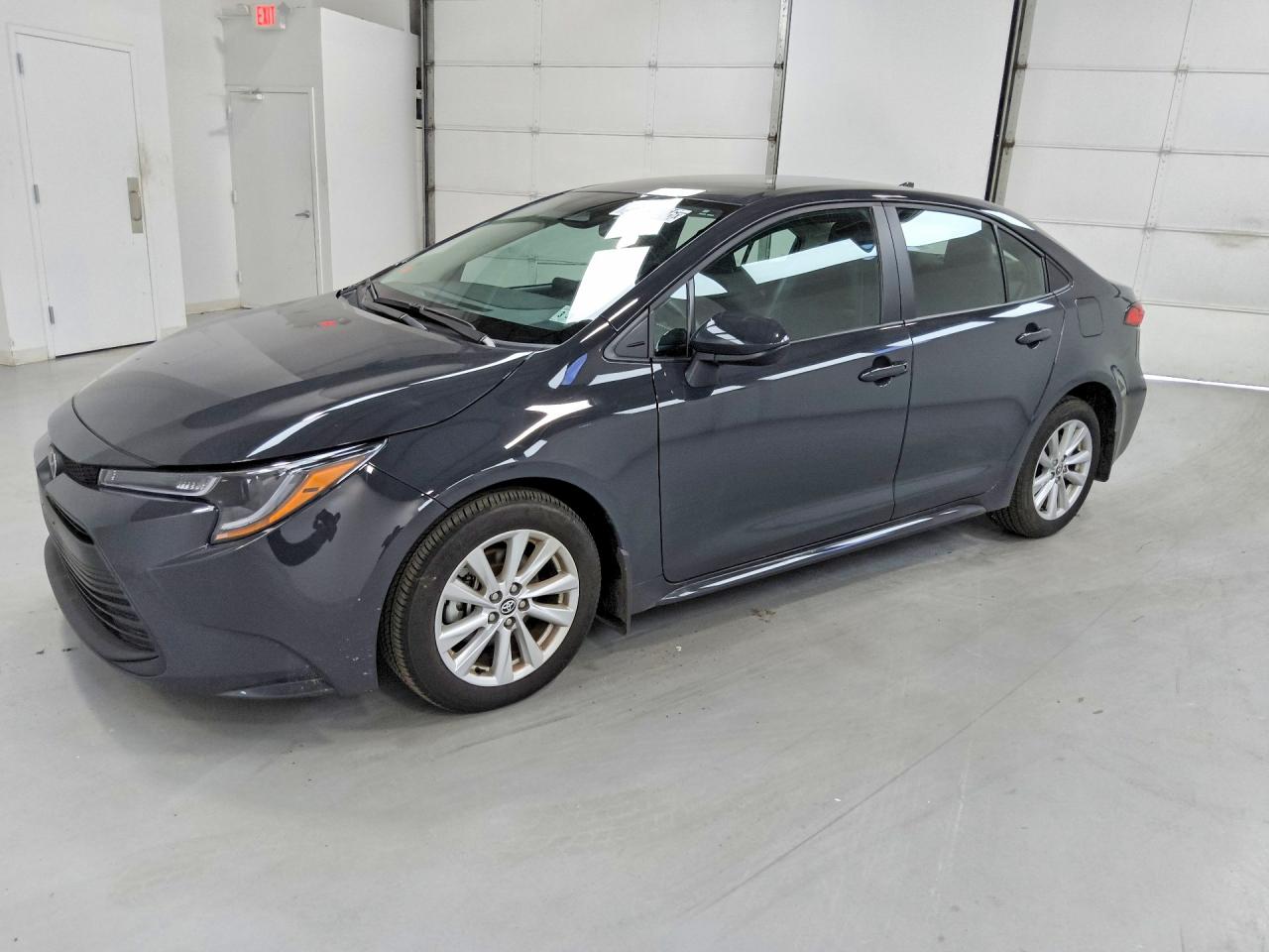 2026 TOYOTA COROLLA LE — Front 3/4