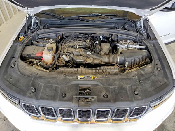 2023 JEEP GRAND CHEROKEE Laredo, Altitude