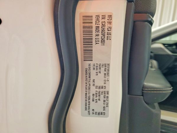 2023 JEEP GRAND CHEROKEE Laredo, Altitude