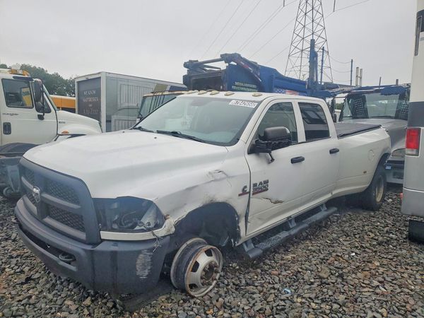 2018 RAM 3500 ST — Front 3/4