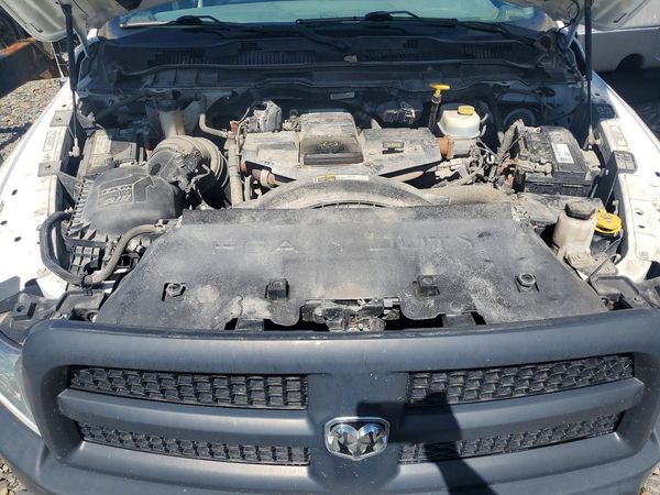 2018 RAM 3500 ST — Engine bay