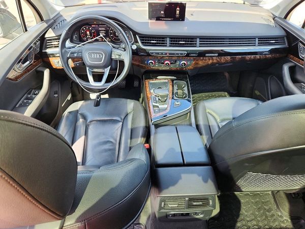 2018 AUDI Q7 quattro Premium Plus