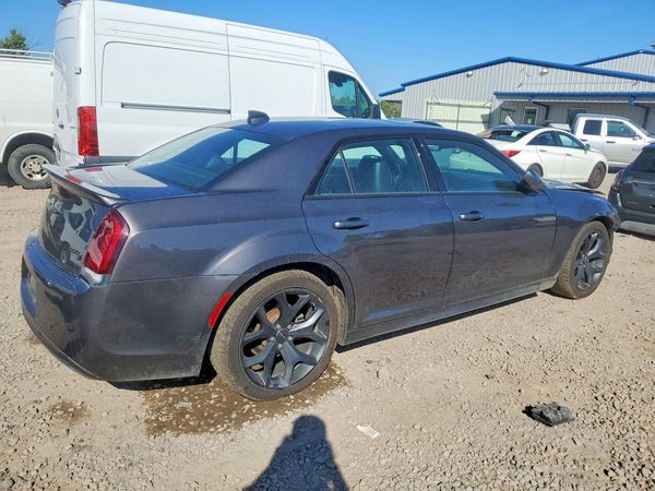 2020 CHRYSLER 300