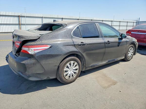2019 TOYOTA CAMRY