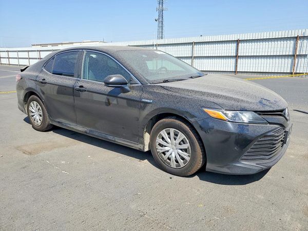 2019 TOYOTA CAMRY