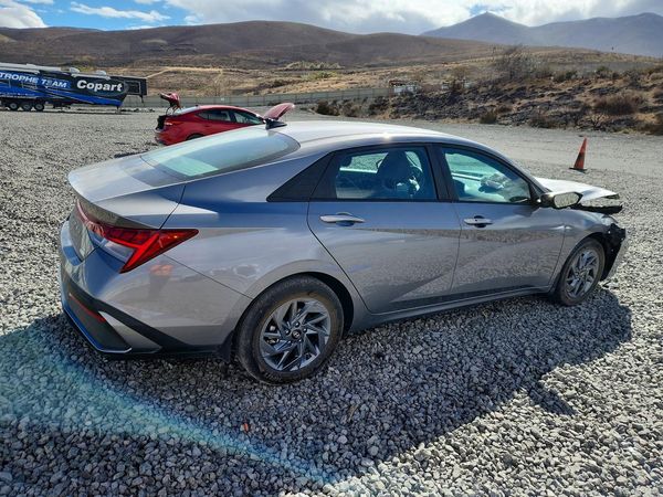 2024 HYUNDAI ELANTRA