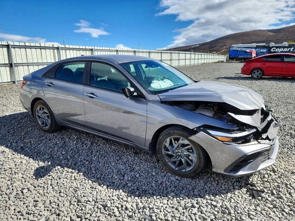 2024 HYUNDAI ELANTRA