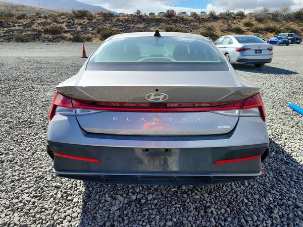 2024 HYUNDAI ELANTRA