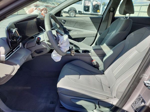 2024 HYUNDAI ELANTRA