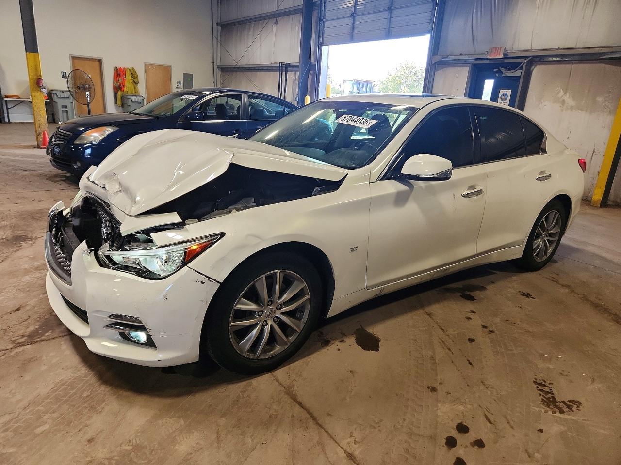 2015 INFINITI Q50