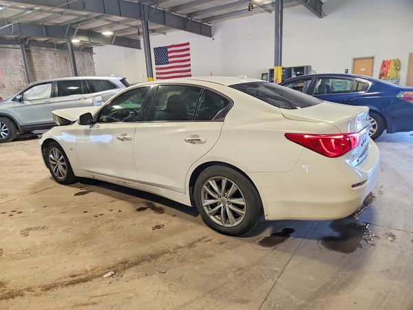 2015 INFINITI Q50