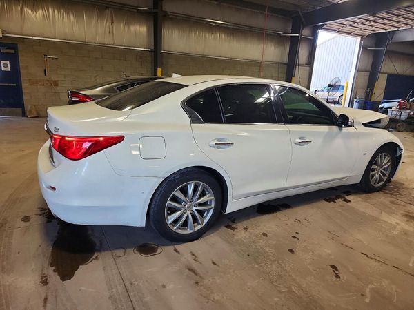2015 INFINITI Q50