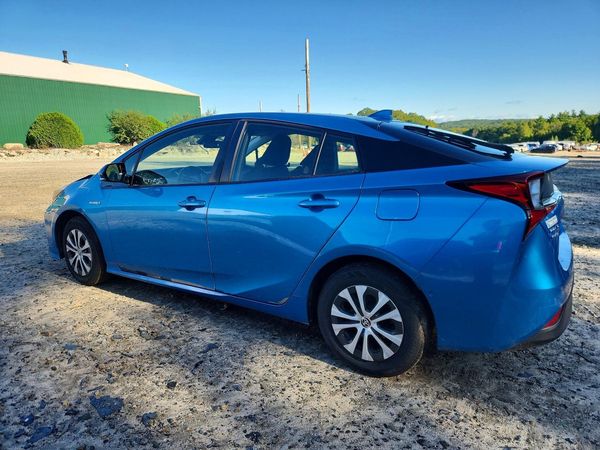 2019 TOYOTA PRIUS LE/XLE