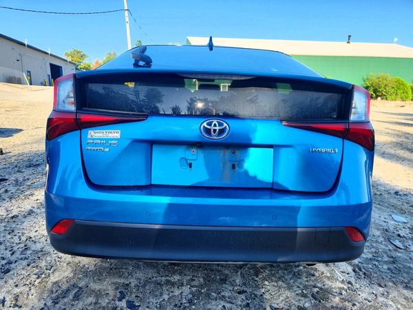 2019 TOYOTA PRIUS LE/XLE