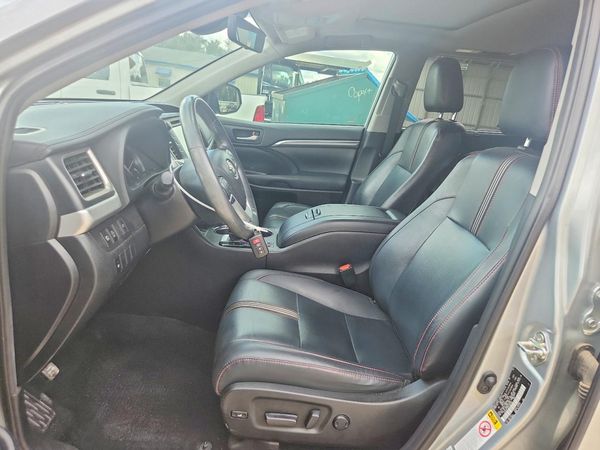 2019 TOYOTA HIGHLANDER SE/XLE — DENT