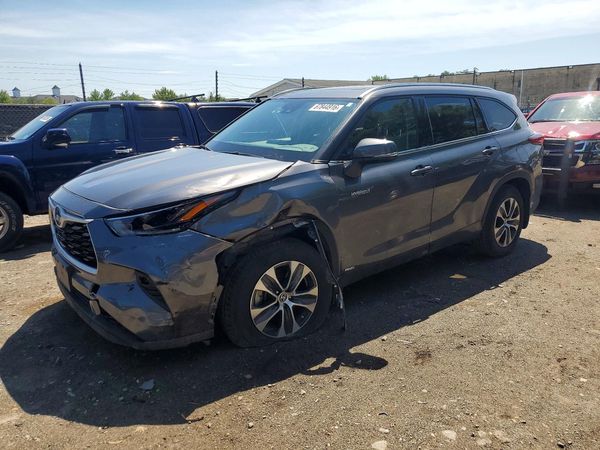 2021 TOYOTA HIGHLANDER